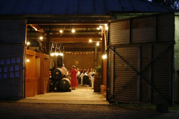 melbourne-Wahgunyah-wedding-venue-St-Leonards-Vineyard-country-style-winery-garden
