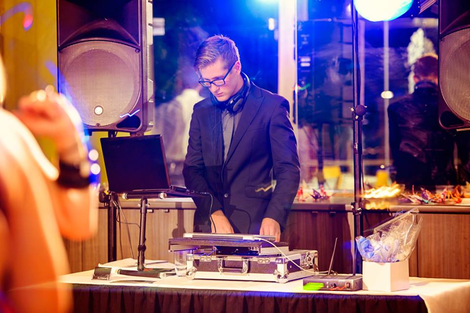 DJM Wedding DJ - DJ Masters