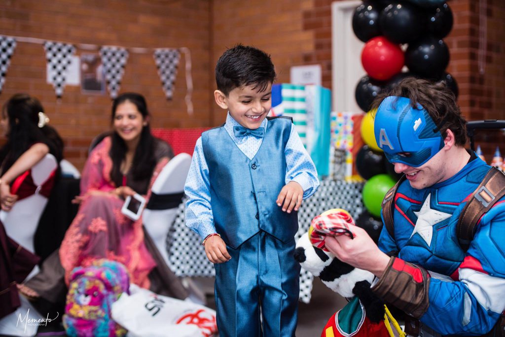 Melbourne-Face-painting-Balloon-Twisting-Disco-Kids-Entertainer-All-Fun-Parties