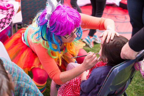 Melbourne-Face-Painting-Balloon-Twisting-Disco-Kids-Entertainer-Jesstar-Play-Magick