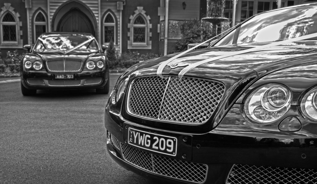 Melbourne-Limo-Hire-Bentley-Chrysler-10-seater-Bentley-Weddings