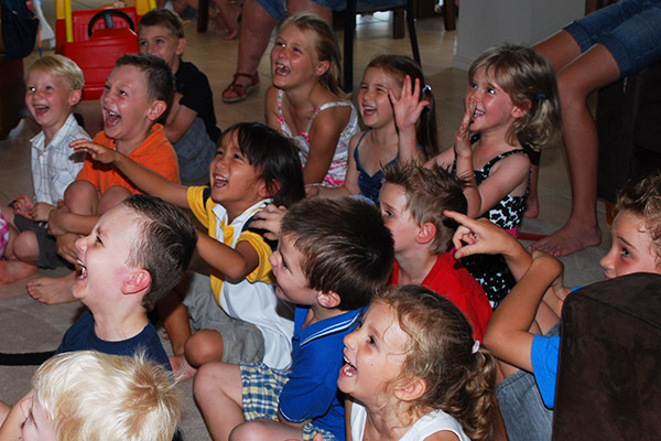 Brisbane-Magician-Kids-Entertainer - Kids Party Magic